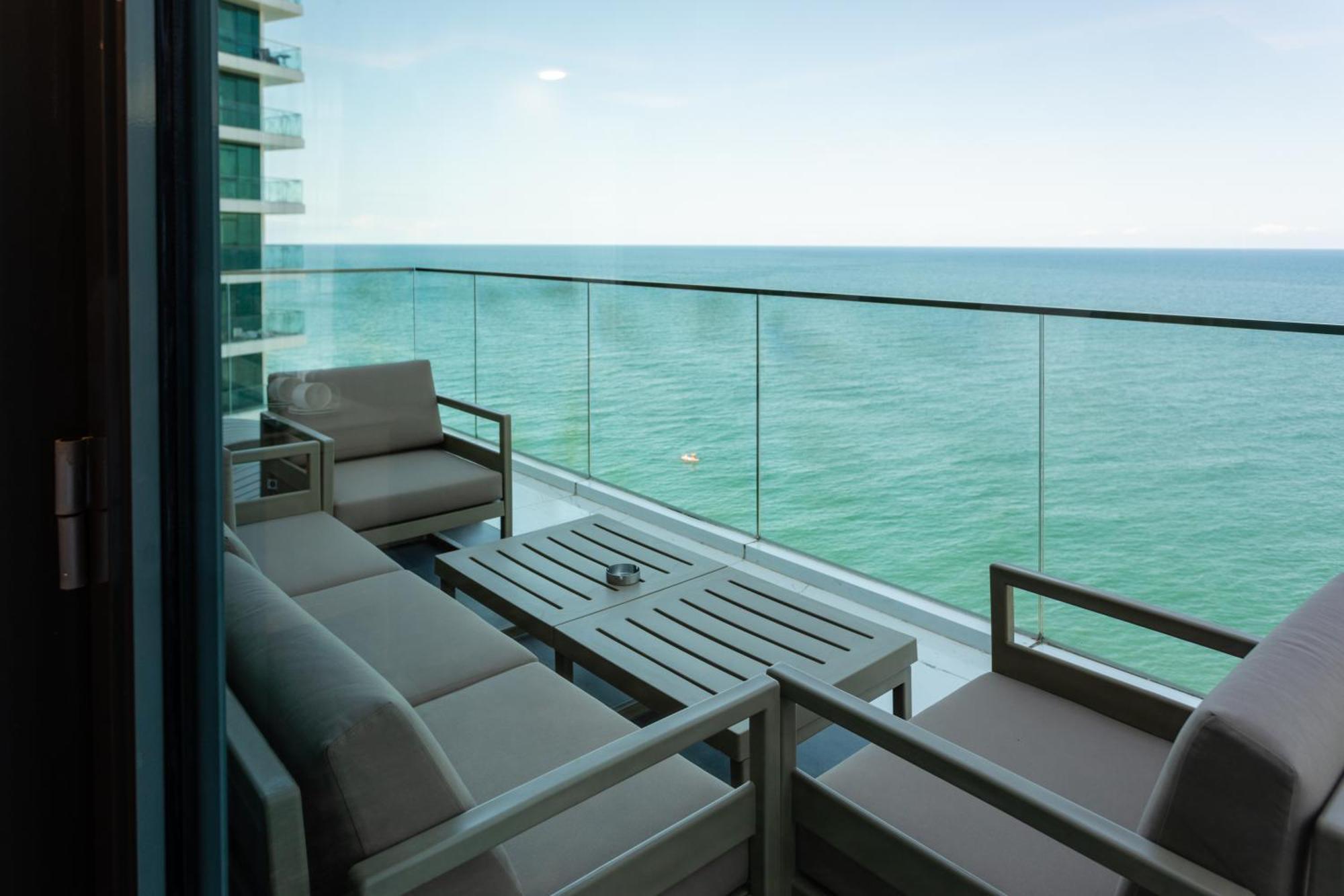 מלון Batumi View Luxury מראה חיצוני תמונה